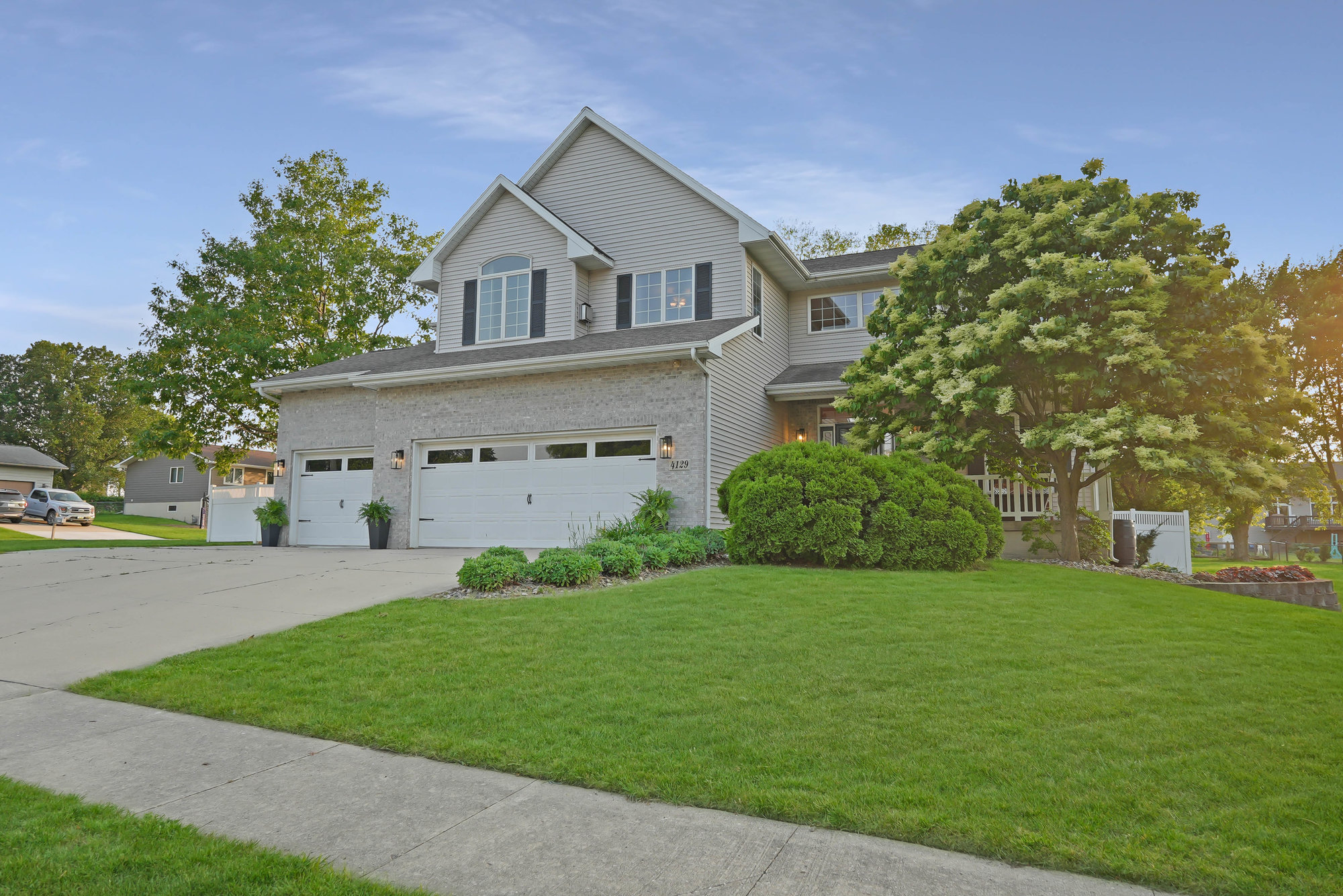 Looking for the perfect home for entertaining? 4129 Tiffany Lane is THE home for you!